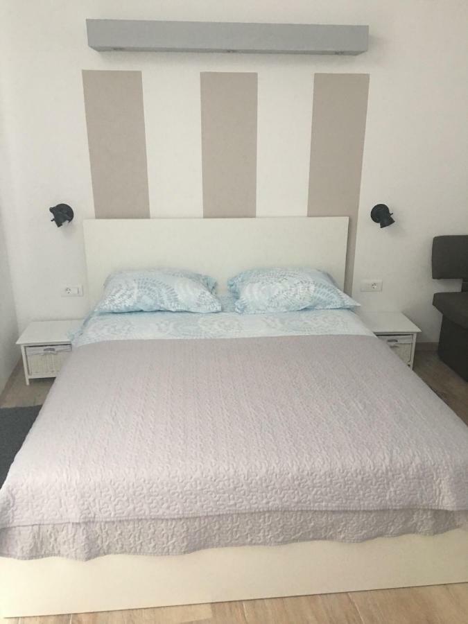 Studio Apartman Dado Apartment Bale Exterior foto