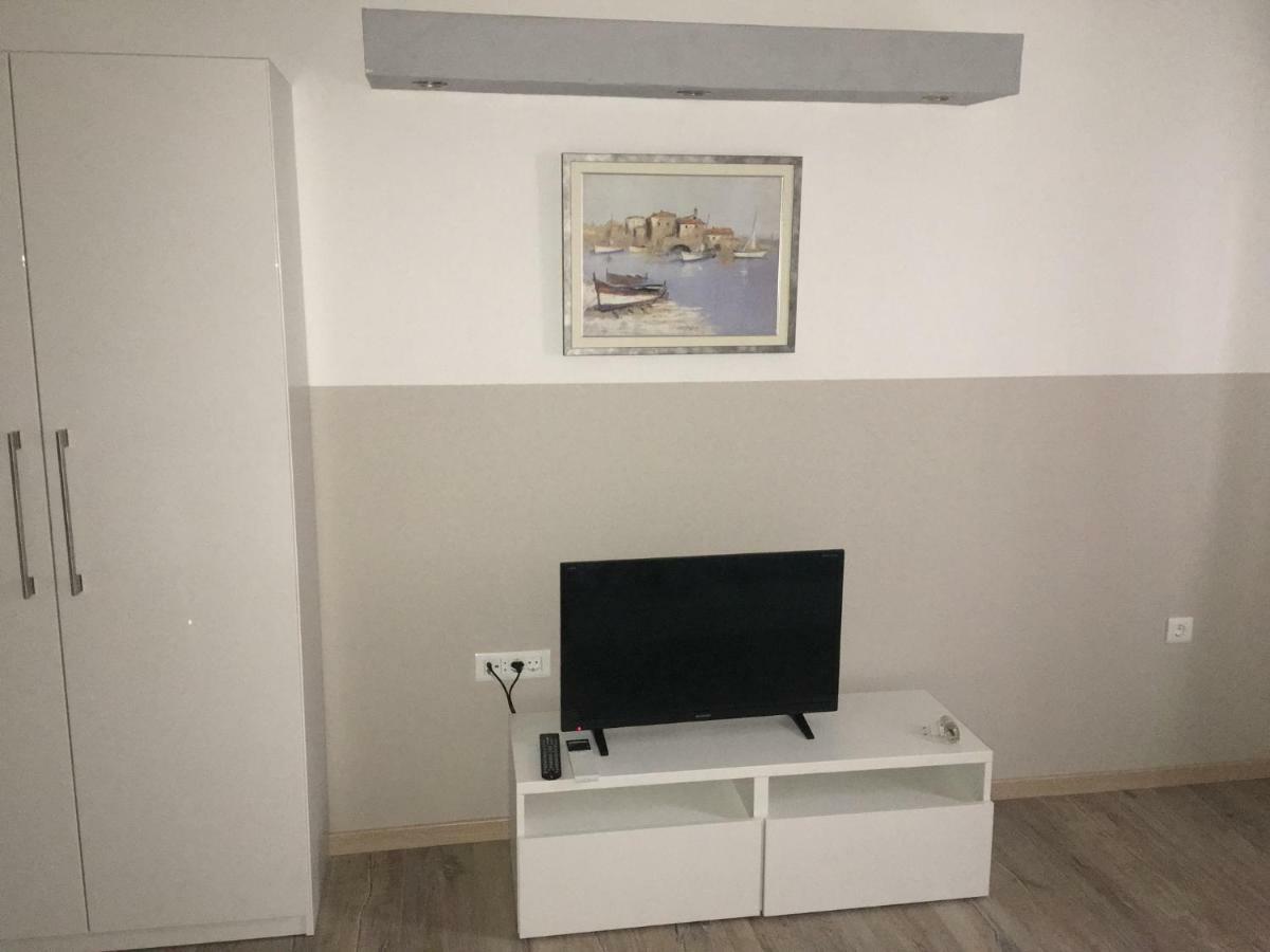 Studio Apartman Dado Apartment Bale Exterior foto