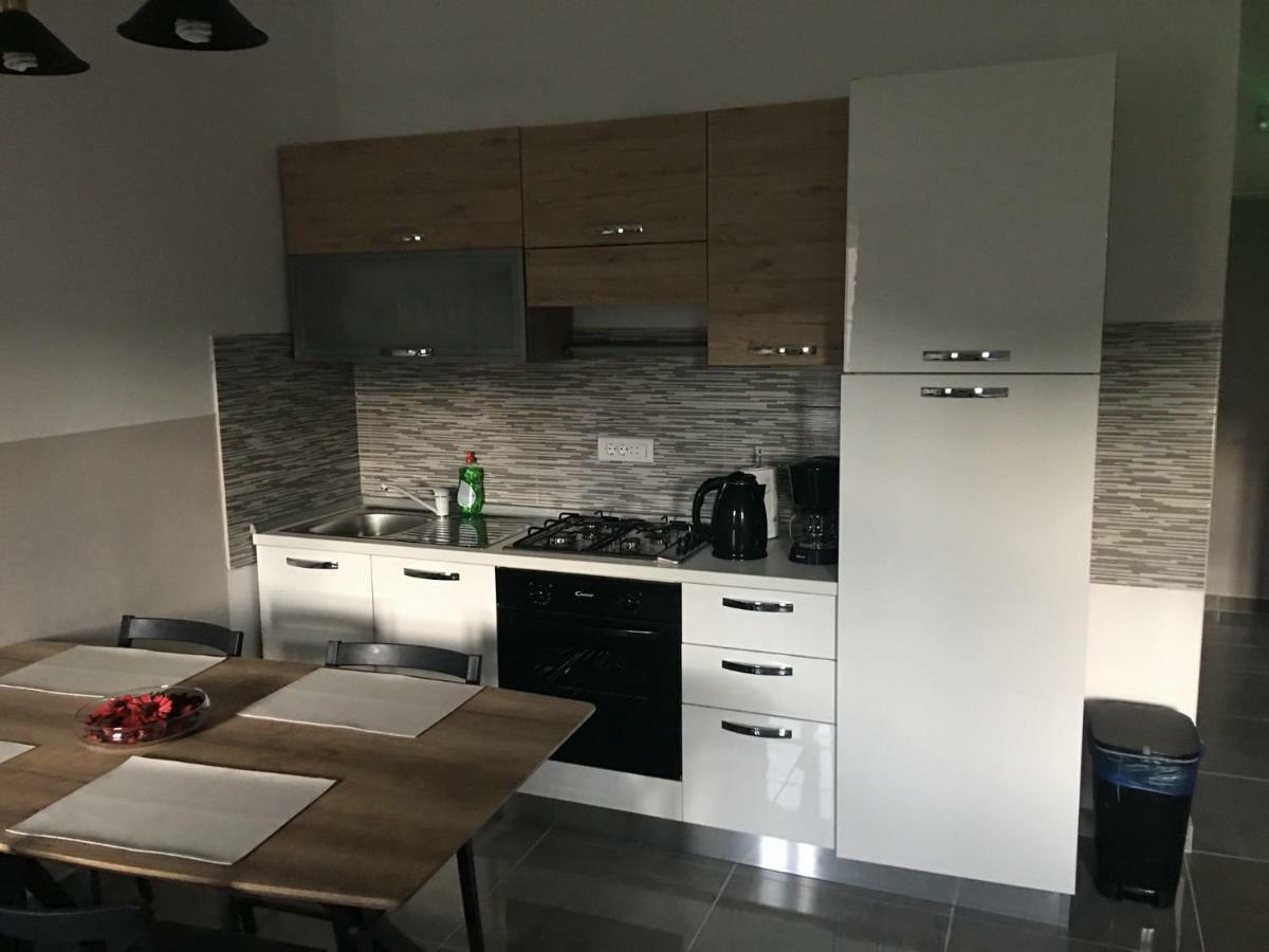 Studio Apartman Dado Apartment Bale Exterior foto